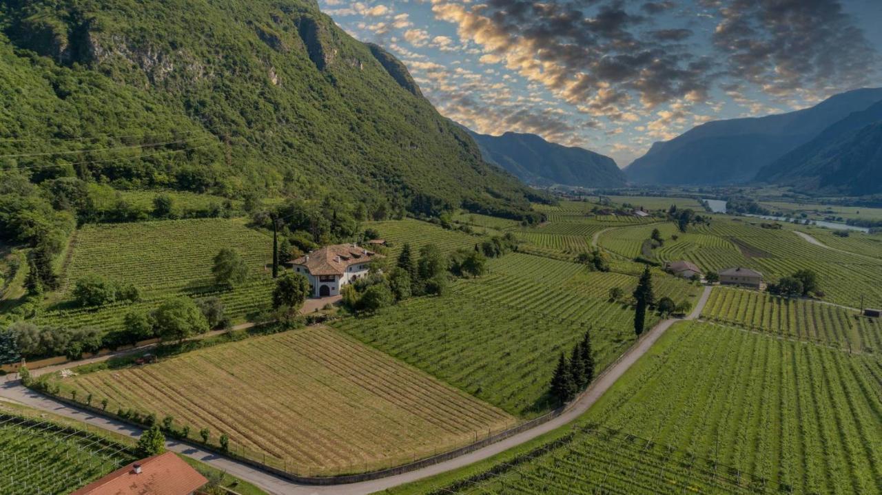 Vallarom Avio Buitenkant foto