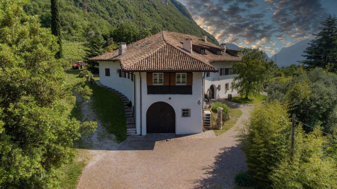 Vallarom Avio Buitenkant foto